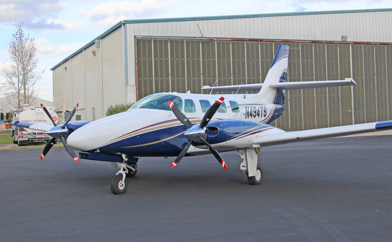 Cessna T303 with hydraulically controlled 4-blade MTV-14 propeller