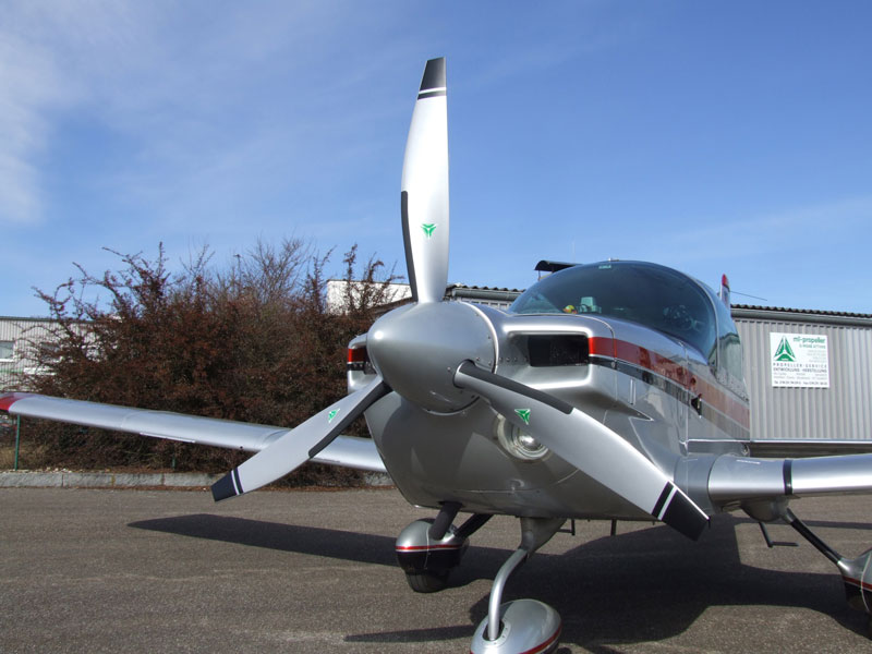 Grumman Tiger with electrically controlled 3-blade MTV-18 propeller